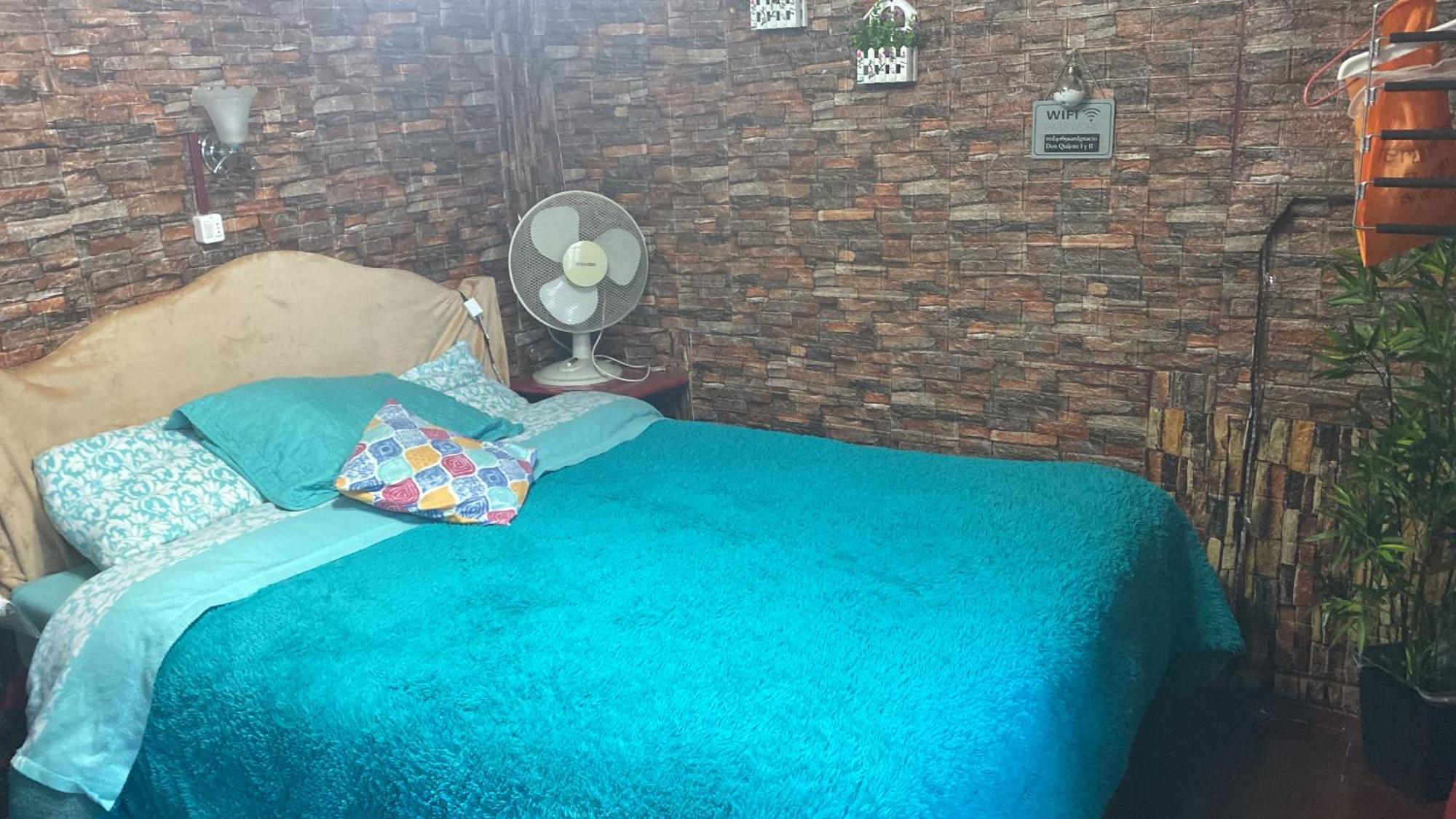 Don Quijote Family Homestay 圣地亚哥 外观 照片